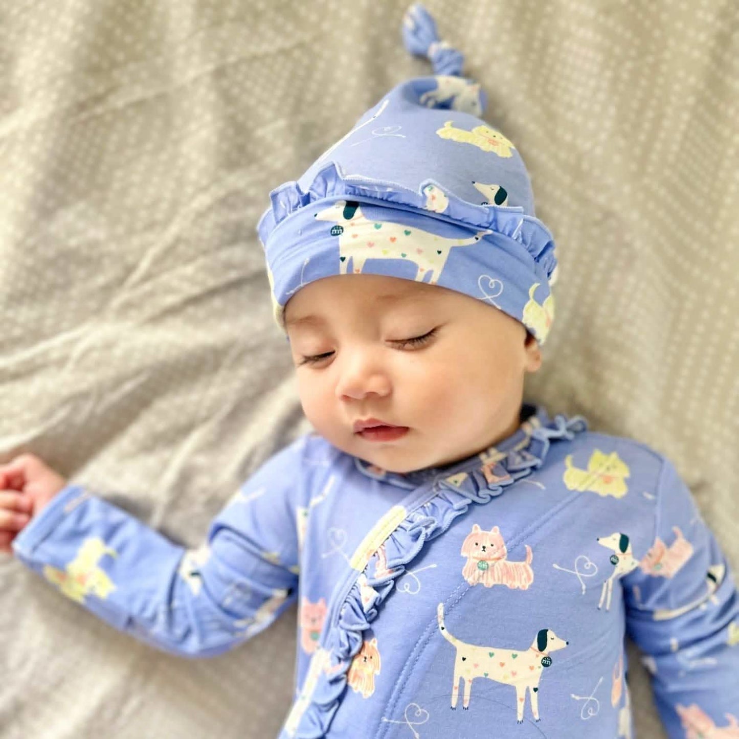 Magnetic me leash on life modal magnetic cozy sleeper gown + hat set with ruffles