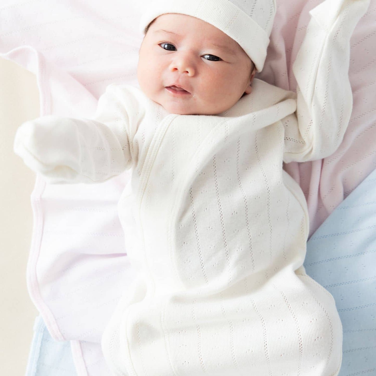 Magnetic me love lines tofu organic cotton pointelle magnetic cozy sleeper gown + hat set
